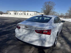 Chevrolet Malibu LS 2024 IMPECABLE - Product Image 3