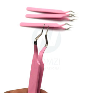 แหนบดัดขนตาสแตนเลสคุณภาพสูงสำหรับผู้หญิง สีชมพูอ่อน พิมพ์ลายสวยงาม ดีไซน์ที่ดีที่สุด อุปกรณ์แต่งหน้า ปลายแหลม รับทำโลโก้ตามสั่ง - Product Image 1