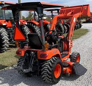 Modelo de tractor 23HP Kubota BX2360 con accesorios disponibles - Product Image 3