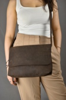 Sac à bandoulière en cuir personnalisé grand format LCS-0039C unisexe avec fermeture éclair et rabat, sac à l'épaule de haute qualité pour anniversaire de mariage