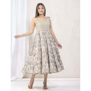 ชุดเดรสผ้าฝ้ายพิมพ์ลายสีขาวเขียวแบบจาล พร้อมสายคล้องไหล่ สไตล์โบโฮสุดหรู ดีไซน์สั่งทำได้ ระบายอากาศได้ดี เหมาะสำหรับใส่ลำลองหรือไปเที่ยวคลับ - Product Image 4