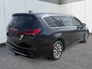 Autos Chrysler Pacifica Hybrid Touring L Touring L 4dr Mini-Van usados con volante a la izquierda y a la derecha en venta - Product Image 4