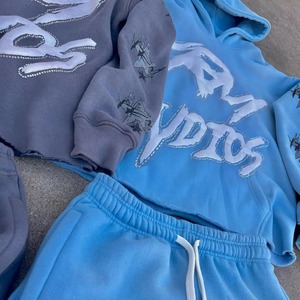 Ensemble de survêtement unisexe délavé effet usé, brodé, pour sports d'hiver, comprenant un sweat à capuche et un pantalon de jogging évasé - Product Image 4