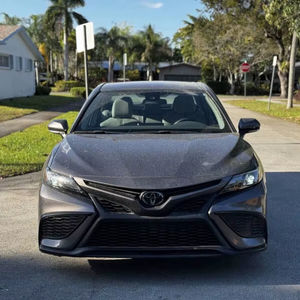 Voiture d'occasion de qualité abordable 2023 Toyota Camry SE conduite à gauche - Product Image 1