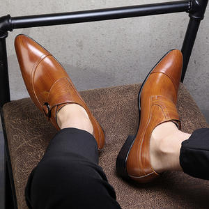 Chaussures de ville respirantes en toile avec semelle intérieure absorbant la transpiration et semelle souple, chaussures habillées pour hommes en cuir - Product Image 1