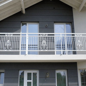 Rampes de balcon en fer du Vietnam avec des lignes géométriques et une finition de style industriel pour les bâtiments commerciaux, les projets d'exportation mondiale - Product Image 6