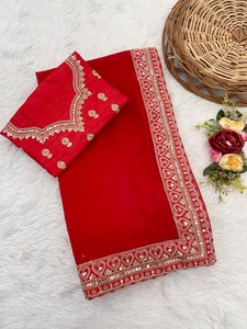 Saree en fausse georgette de haute qualité avec belle conception broderie séquence dentelle travail pour tenue de fête disponible pour la vente en gros - Product Image 5