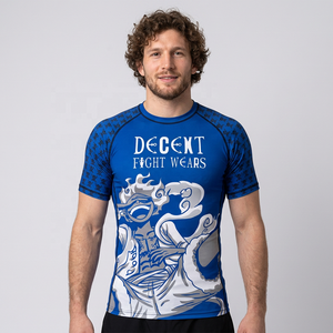 Maillot de compression à manches courtes pour homme UPF50+ Protection UV Séchage rapide Doux Extensible Ajustement parfait Sports de combat BJJ Grappling Sans Gi - Product Image 1