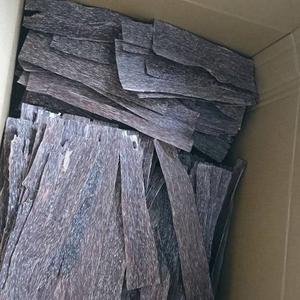 Huile Essentielle Pure de Qualité Supérieure Oud Vietnam Agarwood Chips Écologique Anti-rides Hydratant à Prix Raisonnables - Product Image 2