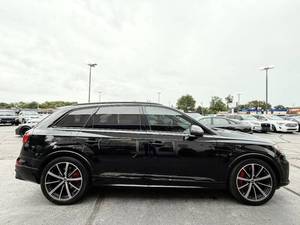Audi SQ7 4.0T quattro Prestige AWD 4.0T quattro Prestige 4 portes SUV 2022 d'occasion, véhicules puissants à vendre - Product Image 2
