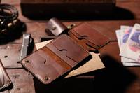 Dompet Kulit Asli Unisex Lipat Tiga Anti Maling Vintage, Penutup Terbuka, Tempat Kartu Pendek, Warna Dapat Disesuaikan, Logo Dapat Disesuaikan