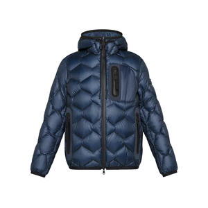 Veste matelassée chauffante coupe-vent à capuche pour homme, personnalisable ODM/OEM, séchage rapide, enduite, écologique, avec face en laine teinte unie - Product Image 4