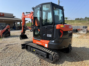 Mini-excavatrice Kubota compacte sur chenilles, excavatrice hydraulique avec godet pour la construction | Kubota KX040-5 2025 à vendre - Product Image 6
