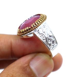 แหวนรูปไข่เจียระไนเป็นสีเงิน925พร้อมด้วยพลอยทับทิมที่ตั้งไว้สำหรับงานแต่งงานหรืองานปาร์ตี้ - Product Image 4