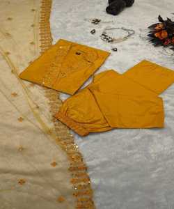 Designer tissu lisse belle broderie travail haut bas avec Dupatta vêtements de cérémonie prix de gros vêtement ethnique Alphanumero Gharara - Product Image 1