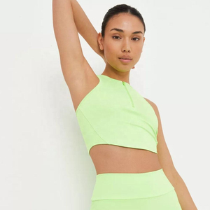 Venta al por mayor de ropa de Yoga para mujeres cintura alta elástica 100% mejores telas Running Workout Gym Fitness ropa deportiva Diseño conjunto corto con sujetador - Product Image 5