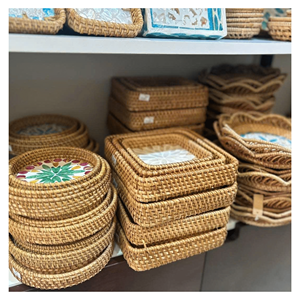 Plateau en rotin bohème en nacre, tissé à la main, incrustation de coquillages, non toxique, écologique, emballage cadeau pour l'affichage en boutique, Vietnam - Product Image 5