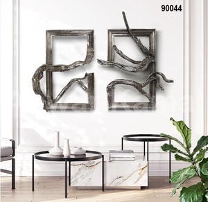 Escultura de Pared con Expresiones Elementales - Product Image 1