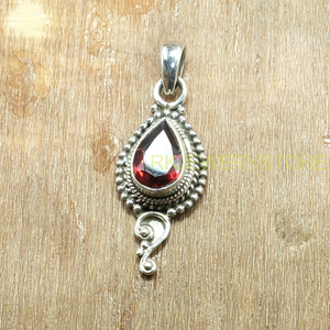 Pendentif Goutte d'Eau en Grenat Rouge Naturel, Argent Sterling 925 Fait Main, Style Bohème Vintage Tribal, Pendentif en Pierre Précieuse en Argent Oxydé, Bijou - Product Image 2