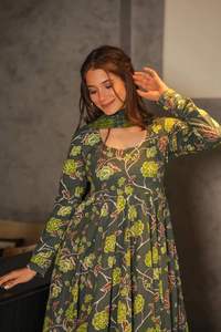 Venta al por mayor de ropa de fiesta étnica india de satén puro de seda digital impreso vestido y parte inferior con el trabajo Fox Georgette impreso Dupatta - Product Image 3