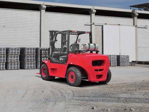 Carretillas elevadoras neumáticas de neumáticos y amortiguadoras de combustión interna a la venta - Product Image 5