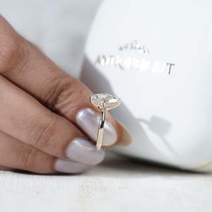 Anillo de Compromiso Solitario con Certificado IGI, Diamante de Corte Marquesa con Halo Oculto, Anillos de Diamantes Certificados - Product Image 6