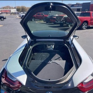 Usado cuidadosamente 2017, i8, 2dr, Coupe AWD - Product Image 2