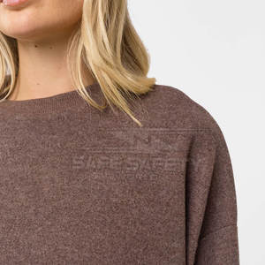 Dernier modèle de survêtement d'hiver pour femmes de grande taille, confortable à capuche et respirant, prix de gros - Product Image 5