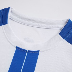 Ensemble Maillot de Foot Anti-UV à Succès pour Entraînement Scolaire/Club – Personnalisable avec Nom et Motif du Joueur – Short Inclus - Product Image 2