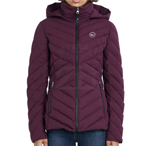 Veste d'hiver pour femme personnalisée avec logo, imperméable, pour usage extérieur, à capuche, légère, en nylon et polyester, vente en gros - Product Image 1