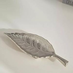 Nuevos diseños Venta caliente Bandejas de aluminio decorativas de Navidad Nueva llegada Bandejas decorativas festivas para servir al por mayor. - Product Image 6