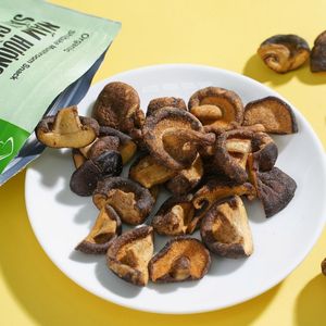 Chips de champignons Shiitake croustillantes 65g 225g Fournisseur de collations Shiitake croquantes naturelles Vietnam - Product Image 6