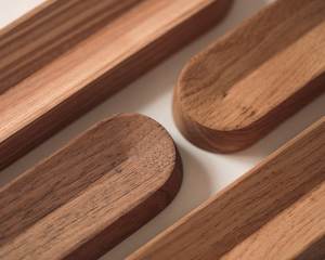 Bandeja de madera Bandeja de bolígrafo marrón, accesorios de escritorio de madera, soporte de bolígrafo minimalista adecuado para la escuela, el hogar, el escritorio de oficina Portalápices Regalo - Product Image 2