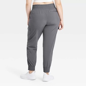 Jogging Cargo mi-taille pour femme Active Light-All In Motion - Product Image 6