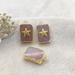 Colgante rectangular de piedra lunar de melocotón natural con abalorio de estrella, joyería DIY galvanizada en oro al por mayor - Product Image 1