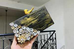 คลัทช์สำหรับผู้หญิงสีสันสดใสมีสายคล้องคอเรซิน - Product Image 4