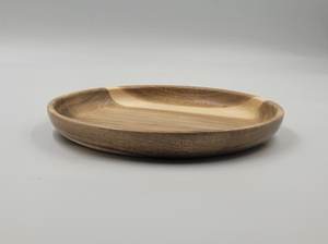 Assiettes de service en bois d'acacia minimalistes et écologiques personnalisées Huhipro Vietnam, D18H2.3 cm, motifs personnalisés OEM/ODM - Product Image 6
