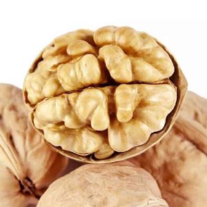 Nueces Frescas Naturales / Núcleos de Nuez de Primera Calidad, Mitades Claras - Product Image 1