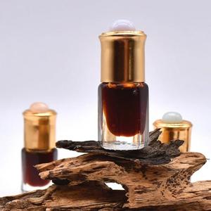 Chaleur et élégance: découvrez l'attrait de l'huile de oud naturelle pour les séances d'aromathérapie - Product Image 1