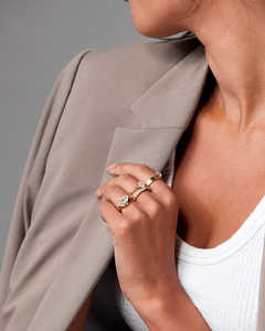 Nueva colección 1.70ctw Pera Brilliant Cut Solitaire Lab Grown Diamond Ring con doble banda en 14K Anillo de oro amarillo Regalo para ella - Product Image 2