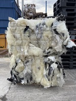 PVB - FILM POLYVINYLAQUE (POLYVINYLAQUE) - environ. 80% CLAIR - 20% COLORÉ BALLES DE DÉCHETS / RÉMENDES POUR RECYCLAGE.