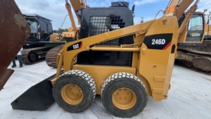 รถตักล้อยาง CAT 246D มือสอง ใช้งานได้เต็มประสิทธิภาพ สำหรับงานก่อสร้างและงานฟาร์ม - Product Image 3