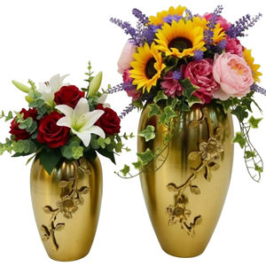 Vase en métal à accents floraux fantaisistes, ton or, décoration de table, décoration d'intérieur, centre de table haut avec un design élégant de branche - Product Image 4