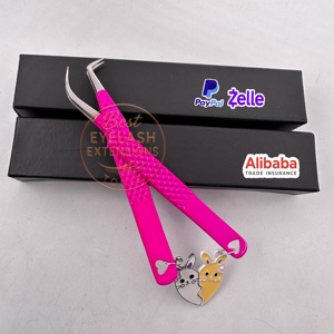 แหนบปลายแหลมสำหรับต่อขนตาแบบเคลือบสีชมพูร้อน 90 องศา ขายส่ง พร้อมบริการสั่งทำพวงกุญแจโลโก้ อุปกรณ์เสริมความงาม - Product Image 1