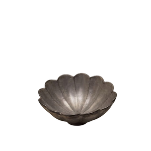 Frutero Moderno Ecológico de Aluminio con Diseño Floral, Tazón para Servir en Restaurantes y Hoteles, Tazones para Ensalada Hechos a Mano y Pulidos - Product Image 1