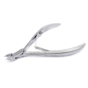 Outils de soin des ongles en acier inoxydable avec logo personnalisé : pinces à cuticules, ciseaux, coupe-ongles et repousse-cuticules pour doigts et orteils - Product Image 1