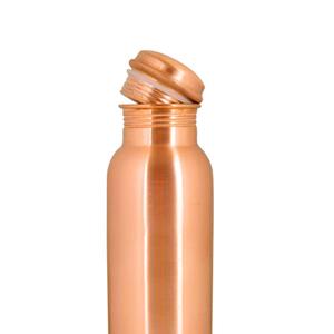 Botella de Cobre 100% Hecha a Mano de la Mejor Calidad, Ideal para Regalos o Estudios de Yoga y Uso Diario, Disponible para la Venta - Product Image 1
