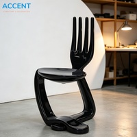 Chaise d'appoint en FRP en forme de fourchette, nouveauté pour restaurant, bar, galerie d'art, salle d'exposition, villa moderne, décoration intérieure, mobilier