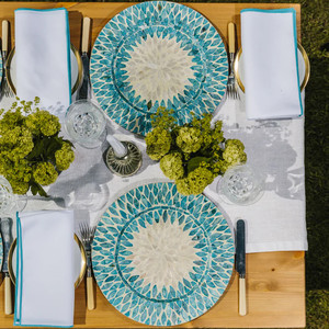 Touche d'opulence Charme sophistiqué pour les paramètres de table Table à manger Napperons en nacre côtière - Product Image 2