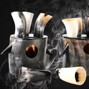 Corne à boire Viking naturelle avec travail sculpté pour bière vin eau boeuf/vache et buffle corne polie pour la fête de mariage à la maison - Product Image 1